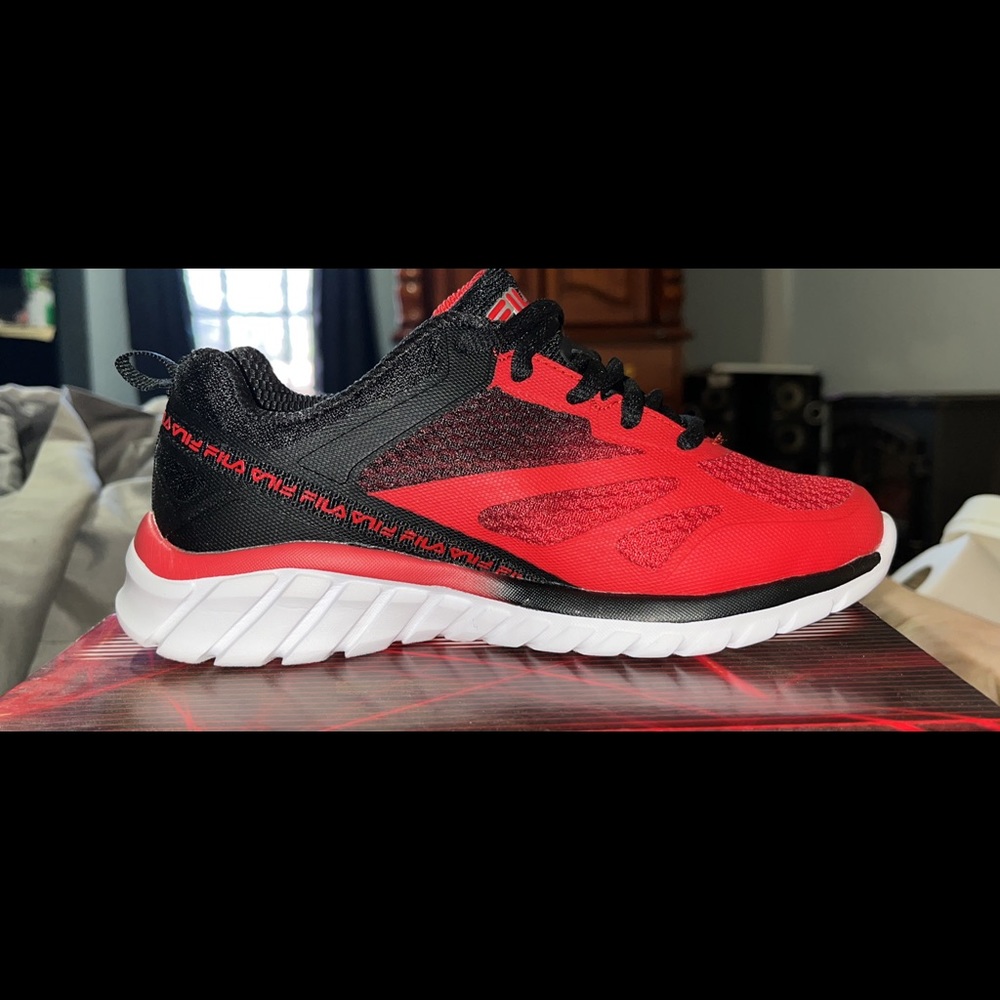 FILA GALAXIA3 Youth 13 sneaker !!!Brand New!!!